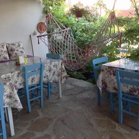 Mavi Hotel 2* Bozcaada